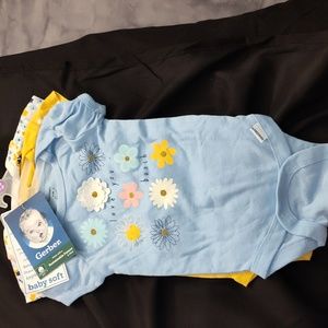 NWT 0-3months onesies